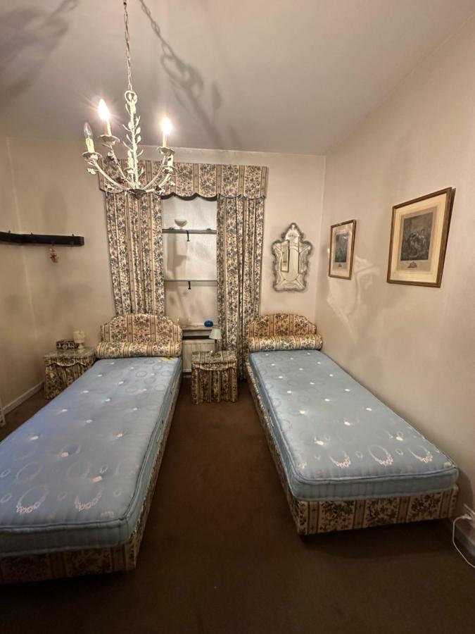 House Of Tanya Bed & Breakfast Брюксел Екстериор снимка