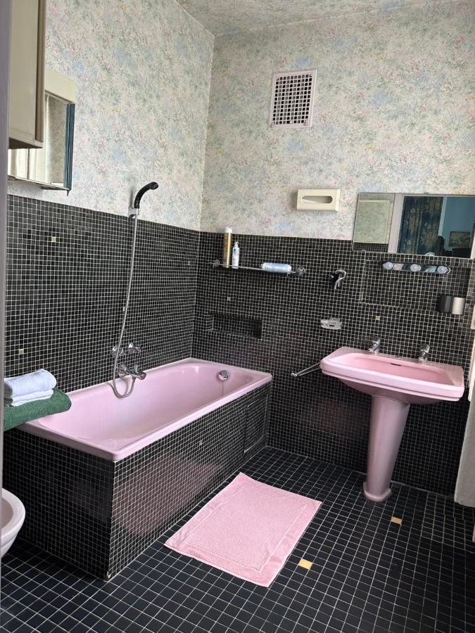 House Of Tanya Bed & Breakfast Брюксел Екстериор снимка